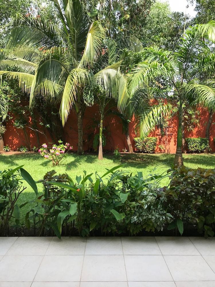 Hotel Maison Rouge Cotonou Kültér fotó