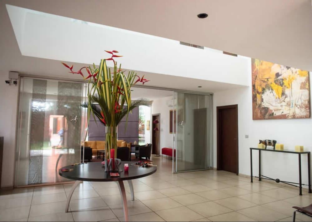 Hotel Maison Rouge Cotonou Kültér fotó